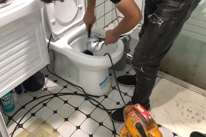 锦山镇马桶堵塞自己疏通还是找师傅？专业上门服务让你省时更省心